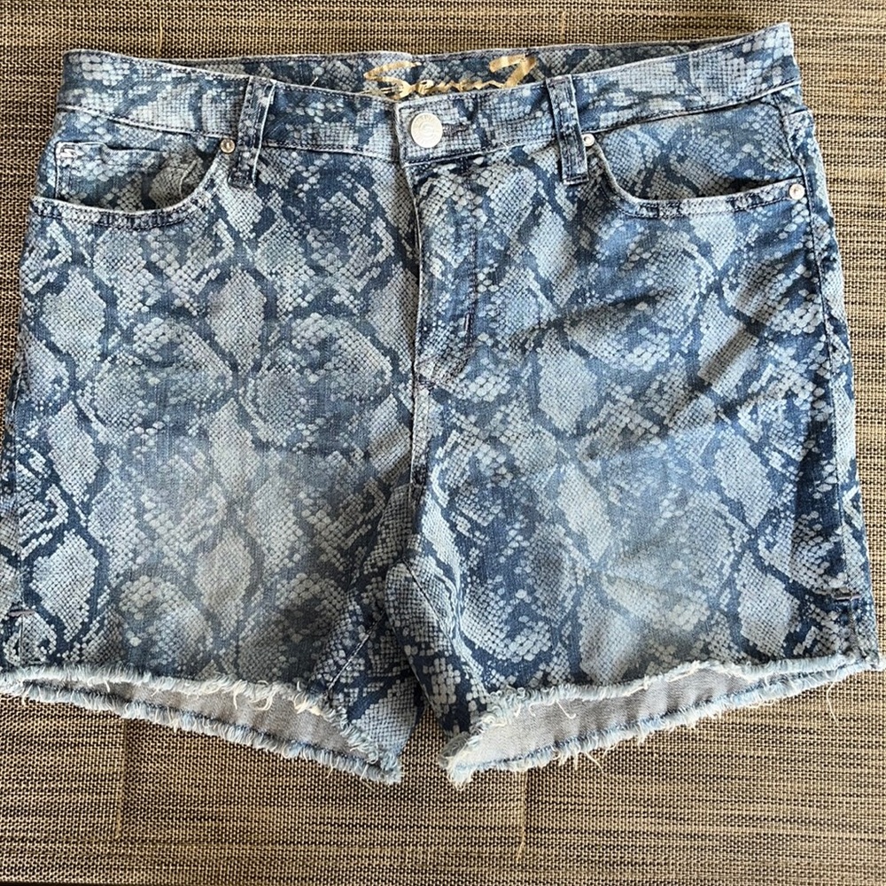 SEVEN 7 Shorts Denim Cutoffs‎ Raw Hem Weekend Size 12